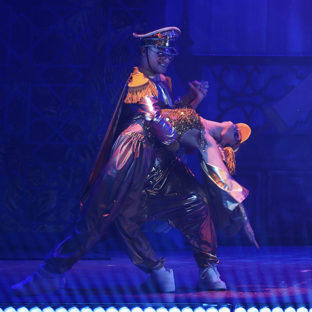 LUKE REDMORE SQUARE PANTO 2